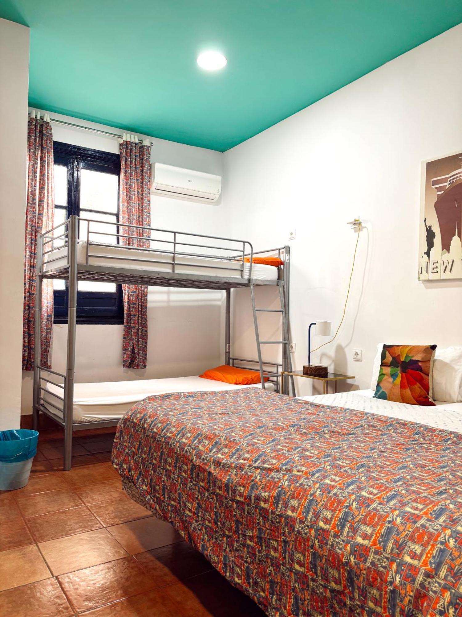 Rio Hostel Seville Luaran gambar
