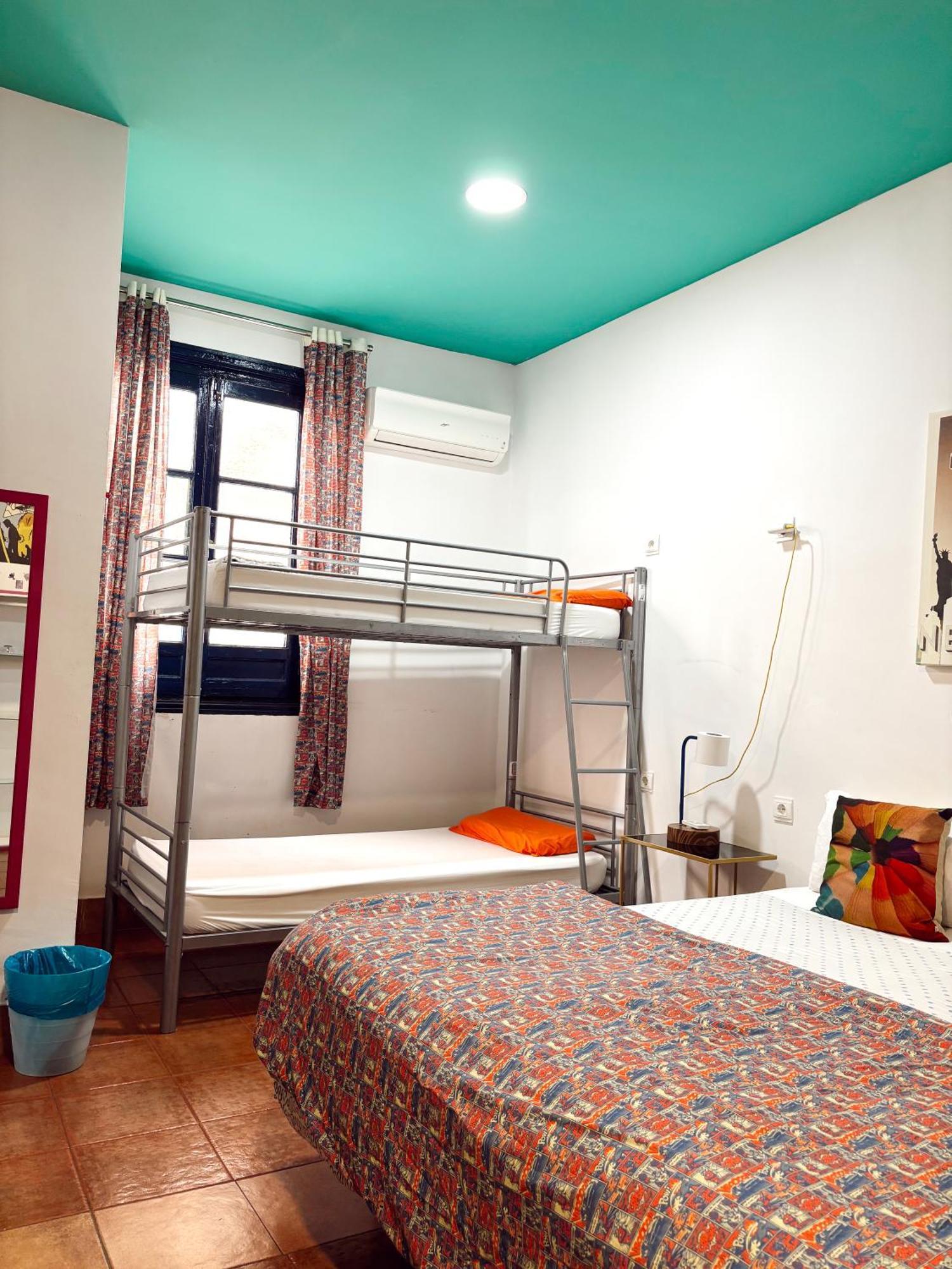 Rio Hostel Seville Luaran gambar