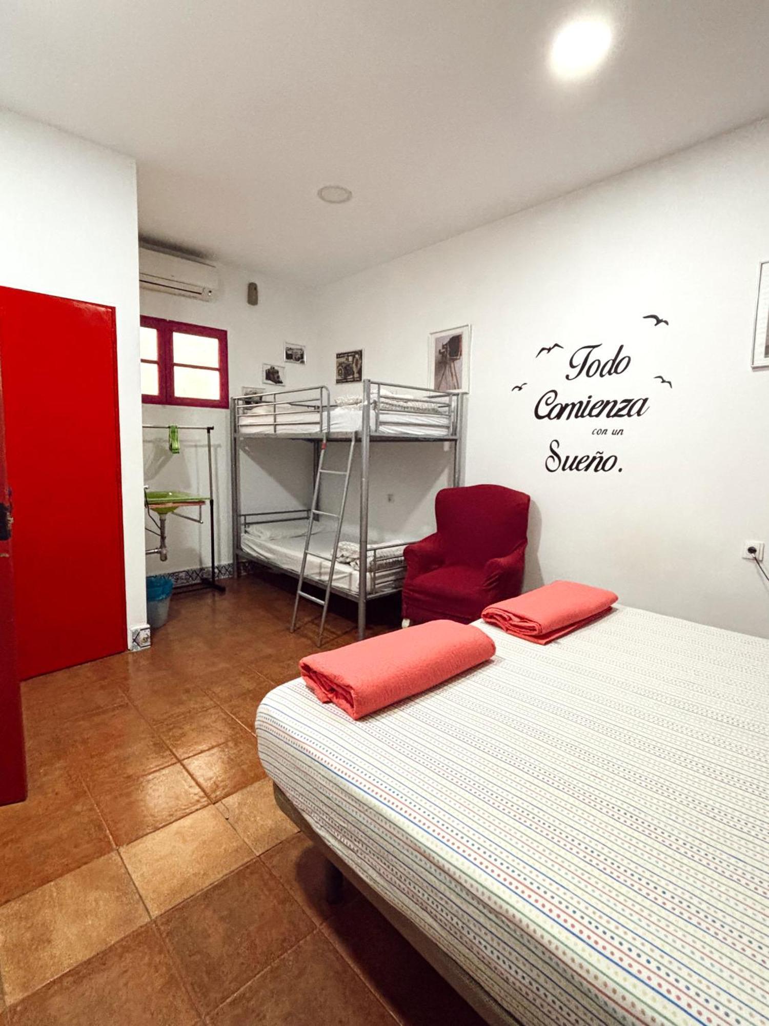 Rio Hostel Seville Luaran gambar
