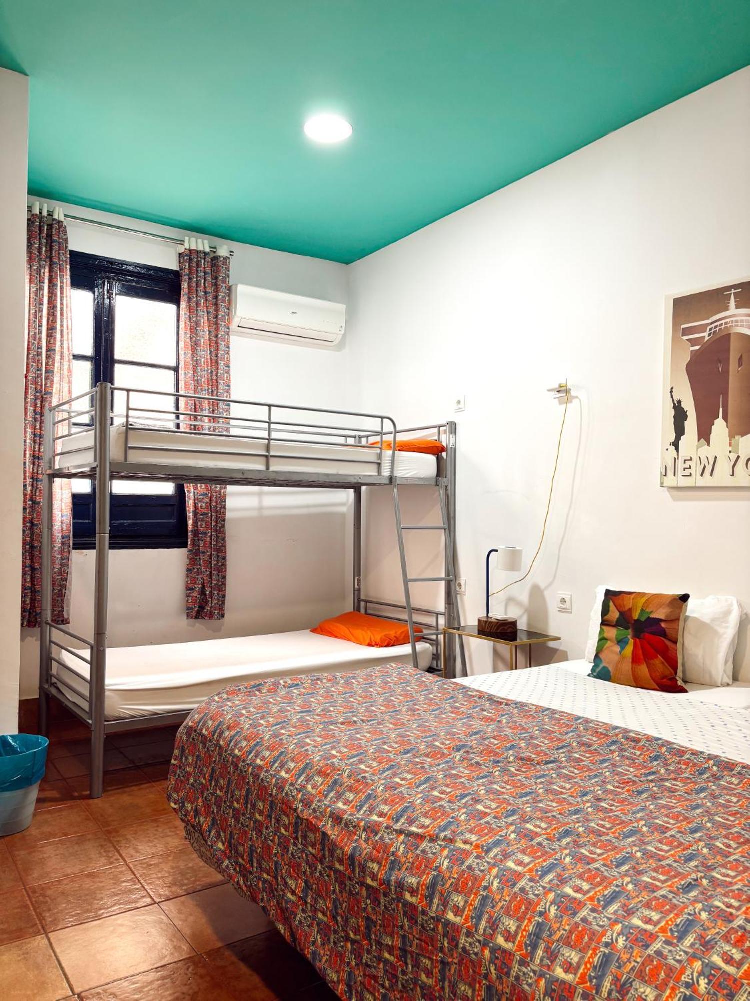 Rio Hostel Seville Luaran gambar